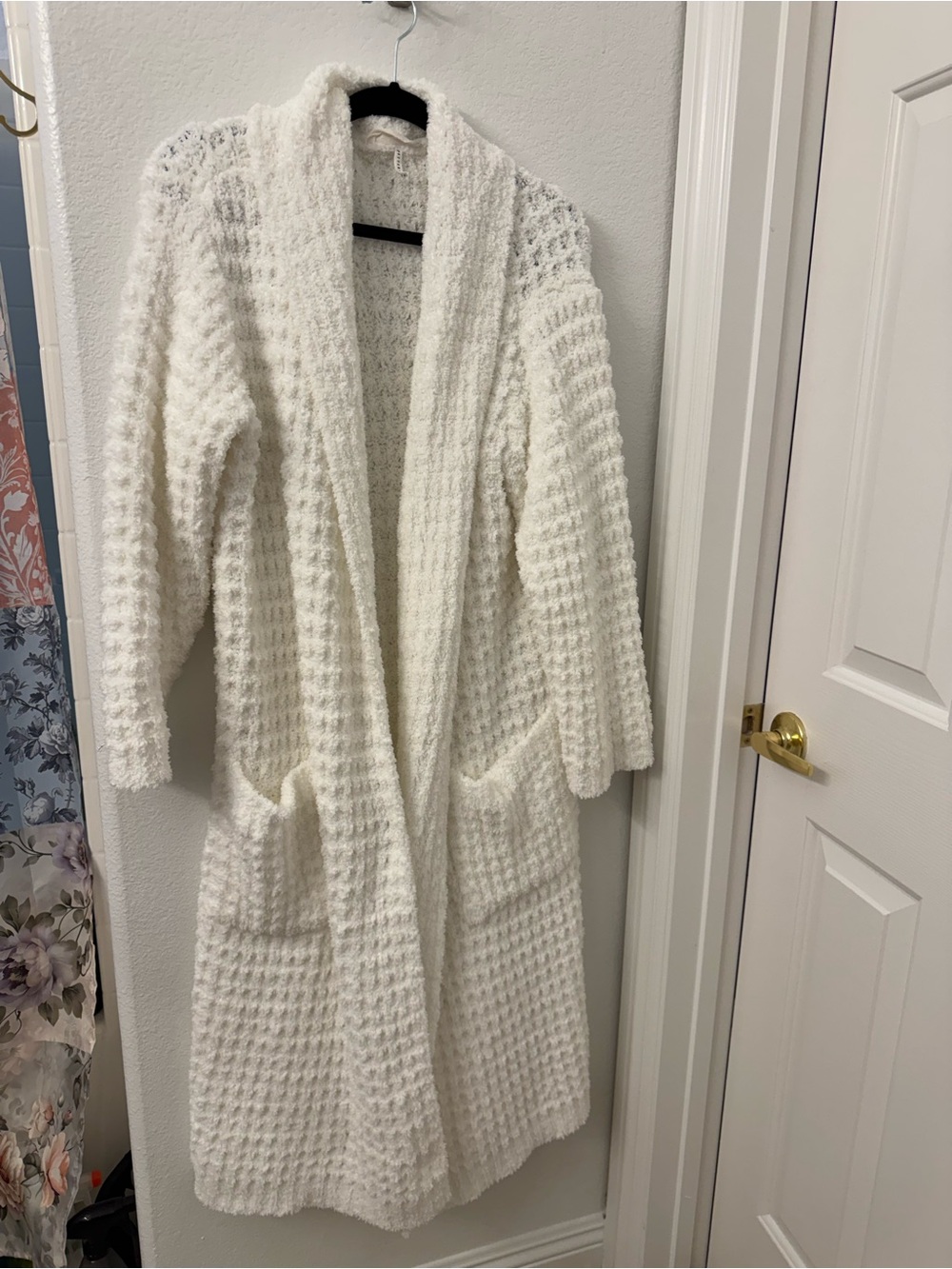 Pottery Barn Plush White Robe Medium